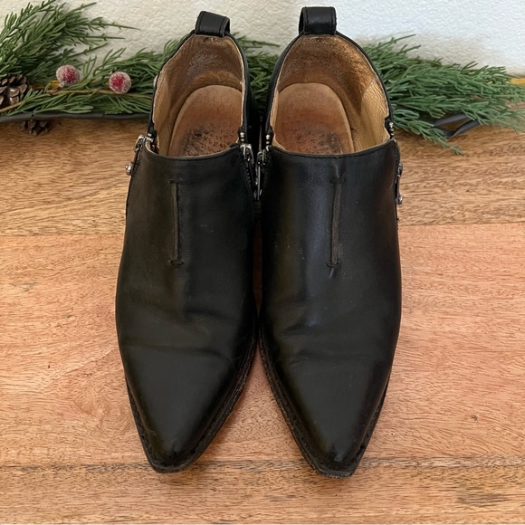 Frye Sacha Moto Shootie Black
Leather Ankle Boots Size 6.5 B - Picture 6 of 14